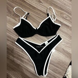 Abercrombie Black and White Bathing Suit Bikini Sz Small